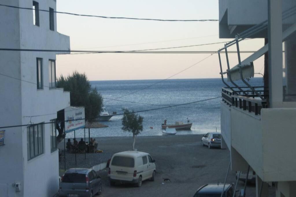 Blue Velvet Apartment Paránimfoi المظهر الخارجي الصورة