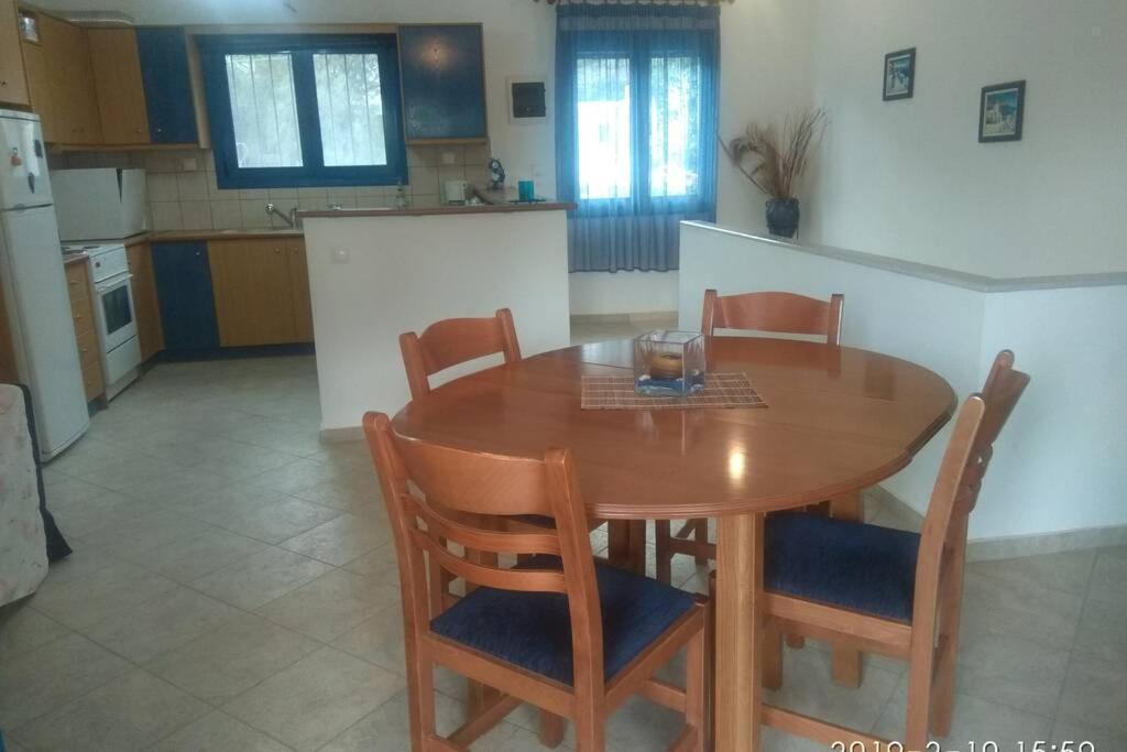Blue Velvet Apartment Paránimfoi المظهر الخارجي الصورة